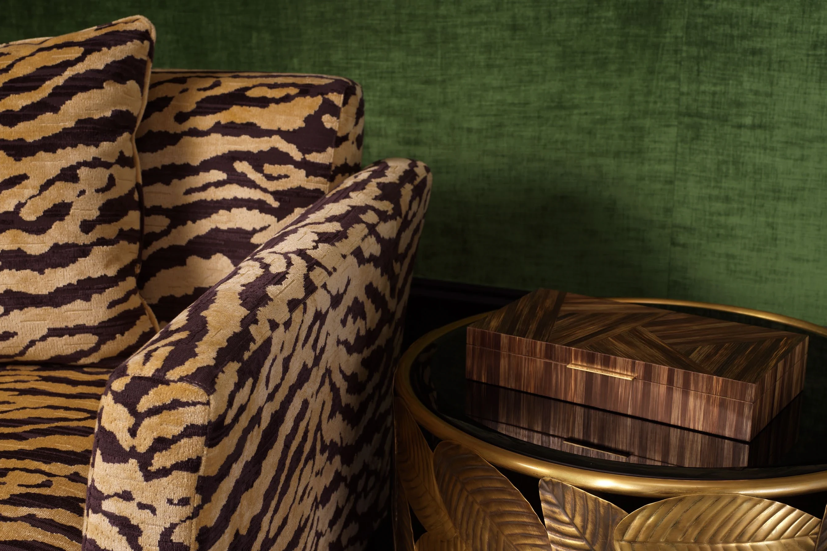 Магия материалов: чем покоряет Eichholtz